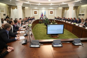 Председатель наблюдательного совета государственной корпорации — Фонда содействия реформированию ЖКХ Сергей Степашин и генеральный директор Фонда ЖКХ Константин Цицин посетили с рабочим визитом Архангельскую область