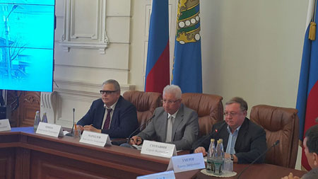 Председатель наблюдательного совета государственной корпорации – Фонда содействия реформированию жилищно-коммунального хозяйства Сергей Степашин и генеральный директор Фонда ЖКХ Константин Цицин находятся с рабочим визитом в Астраханской области