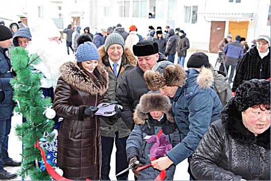 В городе Свободном Амурской области 31 семья получила ключи от новых квартир в рамках реализации программы по переселению граждан из аварийного жилья