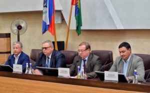 Председатель наблюдательного совета государственной корпорации — Фонда содействия реформированию ЖКХ Сергей Степашин и генеральный директор Фонда ЖКХ Константин Цицин посетили с рабочим визитом Иркутскую область
