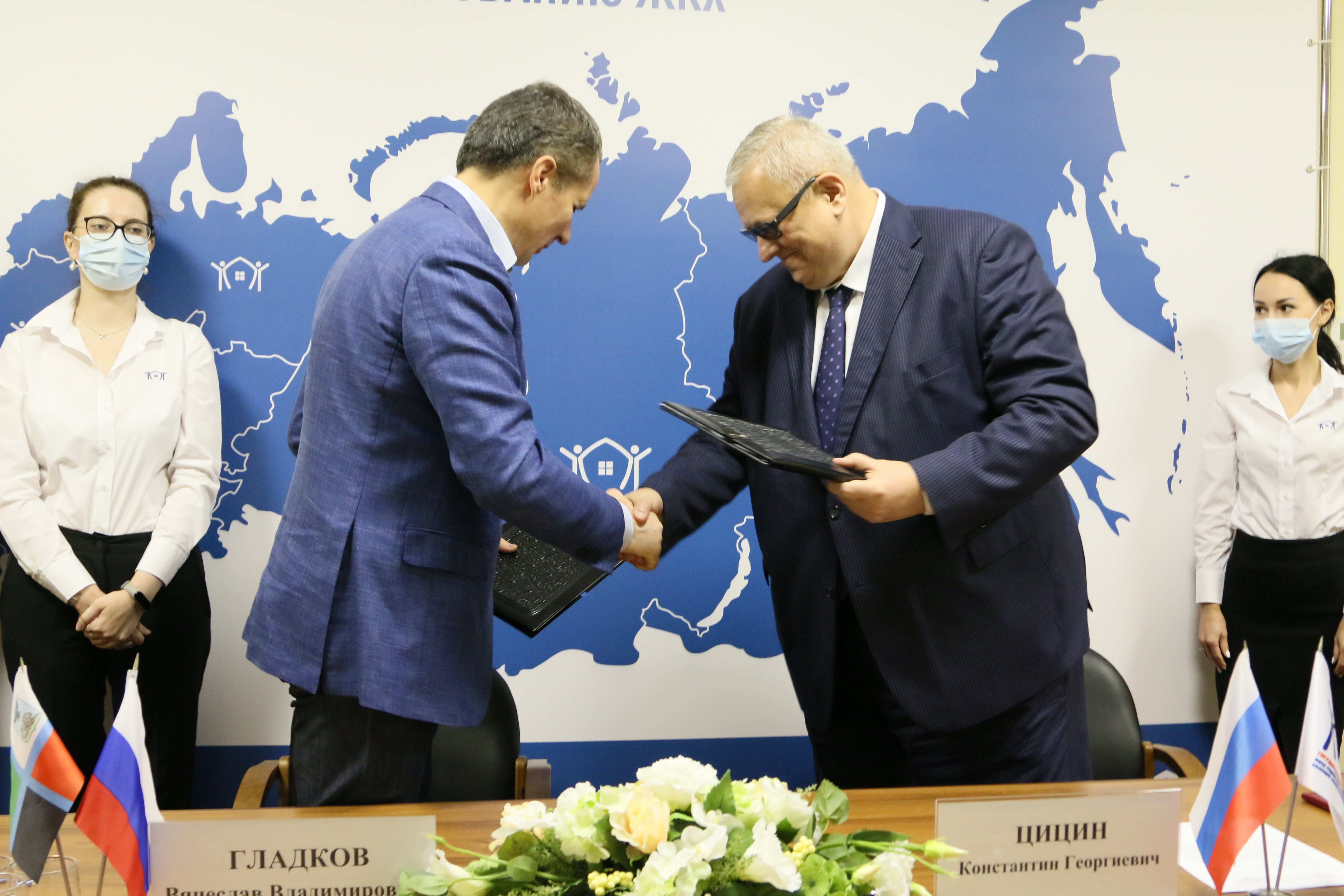Торжественное подписание дополнительного соглашения между Белгородской областью и Фондом ЖКХ