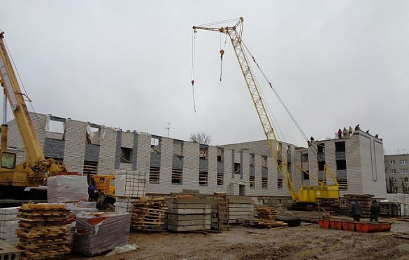 В городе Костроме ведется строительство многоквартирного дома, в который из аварийного жилья переедут 64 семьи