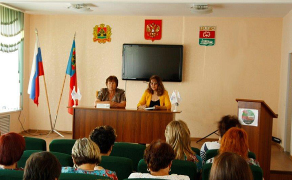 В городе Тайга Кемеровской области прошла очередная встреча активных собственников жилья, председателей товарищества собственников жилья, представителей управляющих организаций города с лекторами проекта «Школа грамотного потребителя»