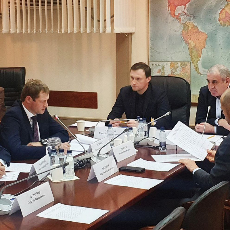 Константин Тимофеев принял участие в обсуждении законодательных инициатив в Госдуме РФ