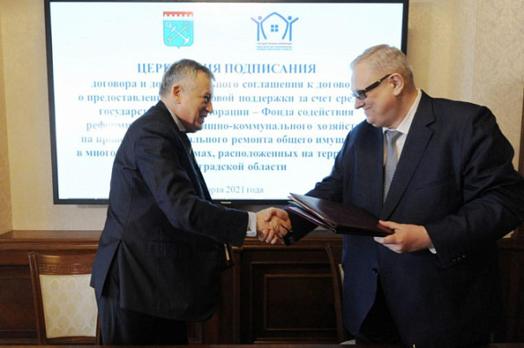 Состоялось подписание договора и дополнительного соглашения между Ленинградской областью и Фондом ЖКХ о замене лифтового оборудования в многоквартирных домах, расположенных на территории региона