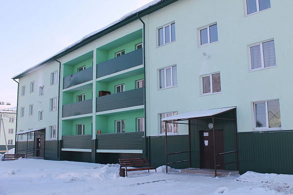 В поселке городского типа Промышленная Кемеровской области 43 семьи, ранее проживавшие в аварийном жилье, получили ключи от новых квартир
