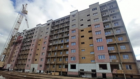 В городе Архангельске ведется строительство двух 9-этажных домов, в которые до конца 2022 года из аварийного жилищного фонда переедут 767 человек