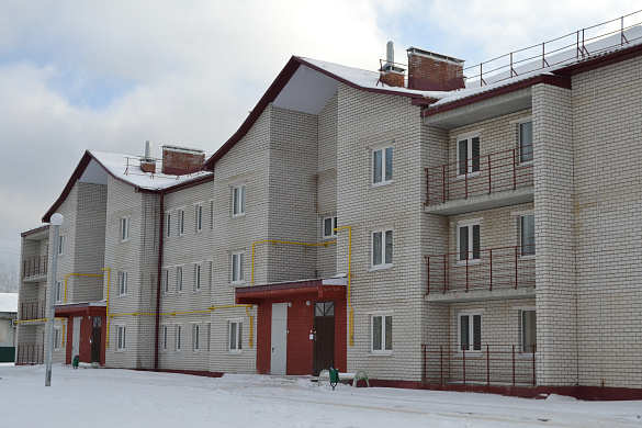 В поселке Клетня Брянской области 45 граждан, проживавших в аварийном жилье, переедут в новые квартиры в рамках реализации 185-ФЗ