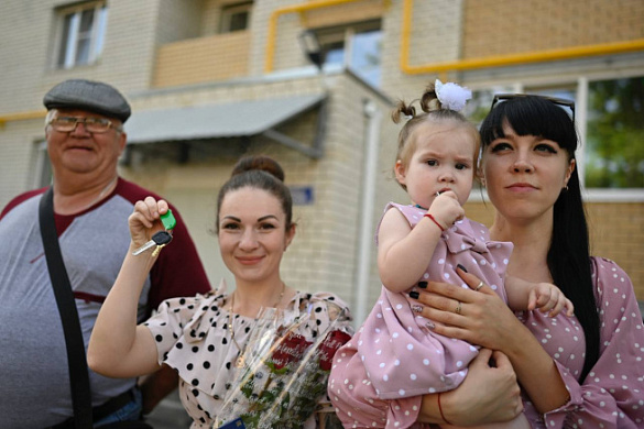 В городе Котовске Тамбовской области ключи от новых квартир вручены 18 семьям, ранее проживавшим в аварийном жилье