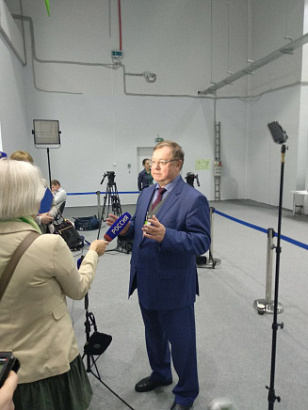 Председатель наблюдательного совета Фонда ЖКХ Сергей Степашин во время финала Всероссийского конкурса «Лидеры России» в Сочи рассказал о создании при Минстрое России координационной группы по вопросам профобразования
