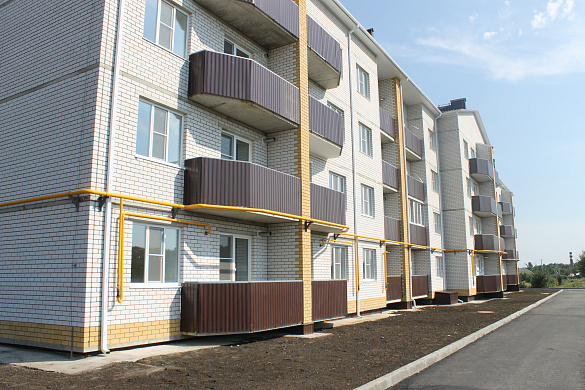 В городе Острогожске Воронежской области 93 человека получили ключи от новых квартир в рамках реализации программы по переселению граждан из аварийного жилищного фонда