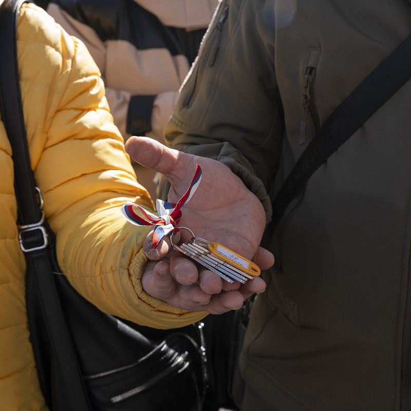 Первые жители воссоединенных регионов переселены из аварийного жилья в новостройку