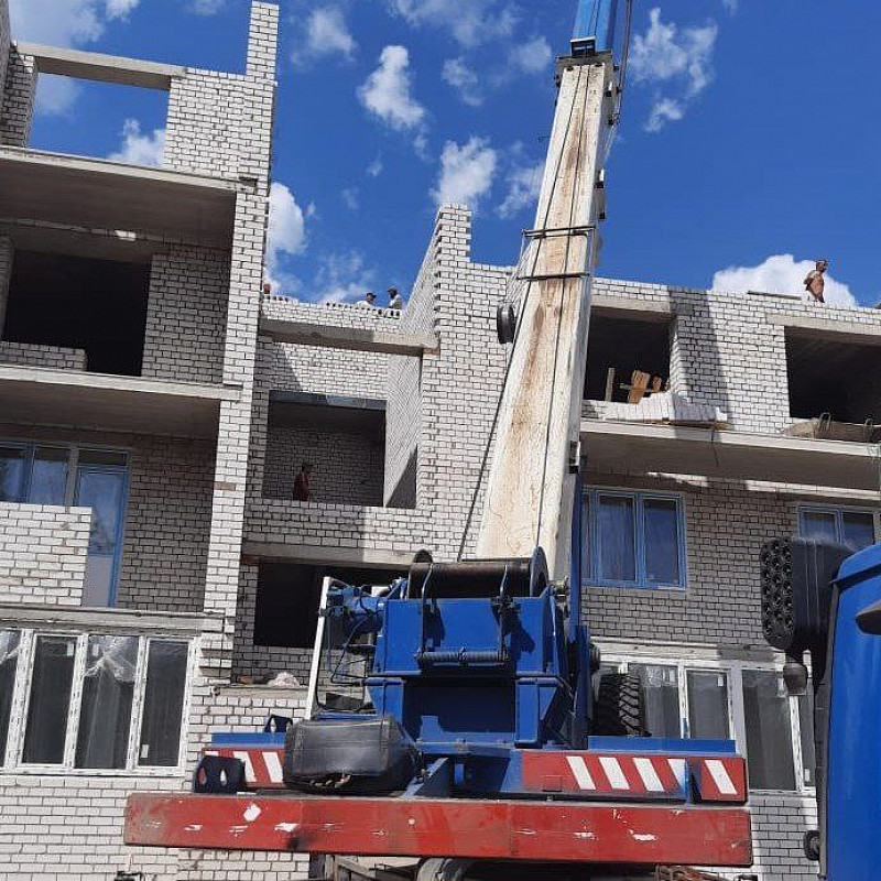 Полным ходом ведется строительство проблемного дома в г. Иваново   
