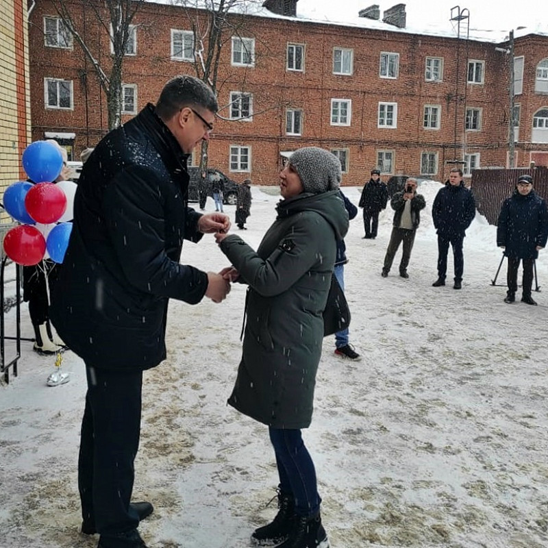 В Киржаче Владимирской области 43 человека получили новые квартиры по программе переселения из аварийного жилья
