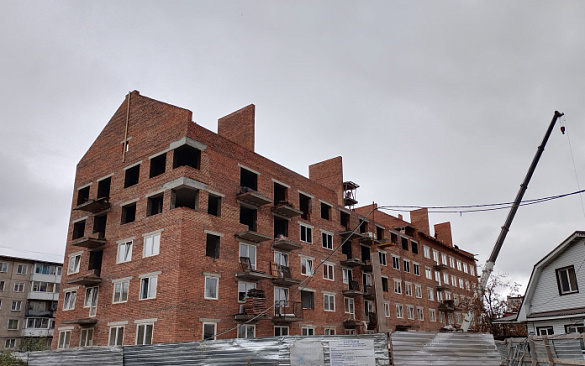 В городе Ачинске Красноярского края завершается строительство двух многоквартирных домов, в которые из аварийного жилищного фонда в рамках национального проекта «Жилье и городская среда переедут» 295 человек