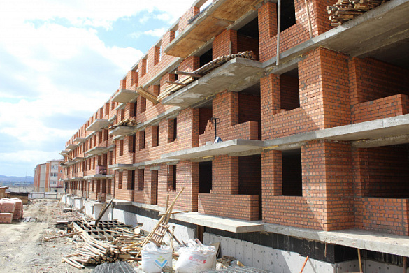 В городе Чите Забайкальского края ведется строительство двух многоквартирных домов, в которые из аварийного жилья переедут более 500 граждан