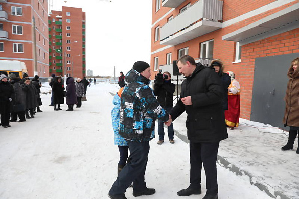 В городе Архангельске состоялось вручение ключей новоселам в рамках реализации программы по переселению граждан из аварийного жилищного фонда
