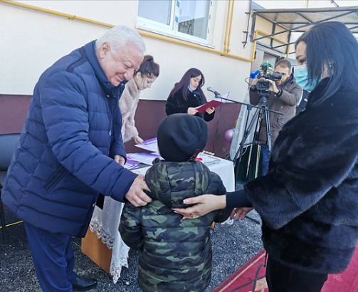 В Зольском районе Кабардино-Балкарской Республики 67 человек получили ключи от новых квартир в рамках национального проекта «Жилье и городская среда»