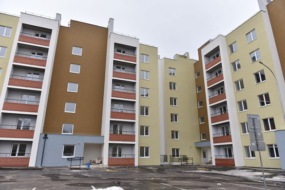 В поселке городского типа Стройкерамика Самарской области завершено строительство дома, в который из аварийного жилья переедут 354 человека