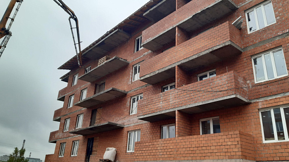 В городе Братске Иркутской области завершается строительство трех многоквартирных домов, в которые до конца 2022 года из аварийного жилищного фонда планируется переселить 372 человека