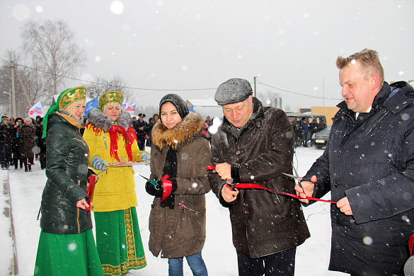 В городском округе Шаховская Московской области вручили ключи от новых квартир первым новоселам в рамках реализации программы по переселению граждан из аварийного жилищного фонда, признанного таковым после 1 января 2012 года