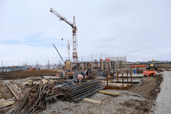 В Астраханской области для переселения граждан из аварийного жилья ведется строительство четырех многоквартирных домов 