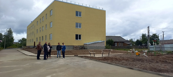 В поселке Пролетарий Новгородской области завершается строительство многоквартирных домов, в которые до конца текущего года из аварийного жилья переедут 255 человек
