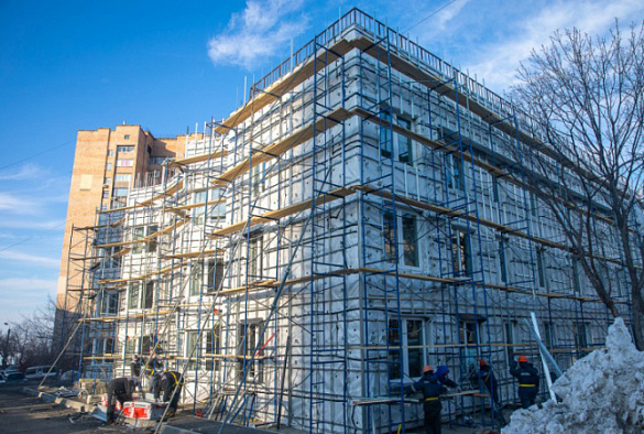 В городе Владивостоке Приморского края завершается строительство многоквартирного дома, в который переедут граждане, проживавшие в аварийном жилье