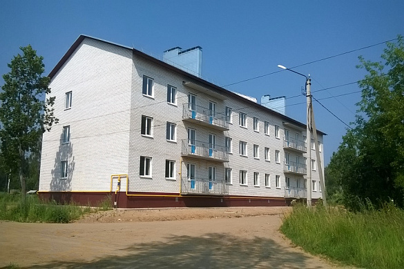 В городе Гаврилов-Ям Ярославской области 30 семей, проживавших в аварийном жилье, получили ключи от новых квартир