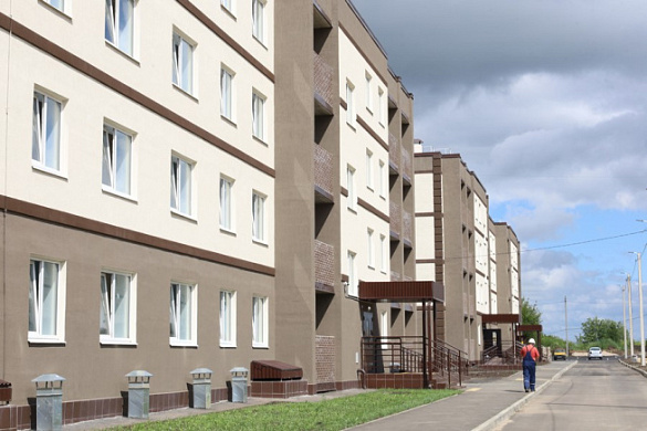 В городе Новомосковске Тульской области завершается строительство четырех многоквартирных домов, квартиры в которых получат 187 семей, проживающих в аварийном жилье