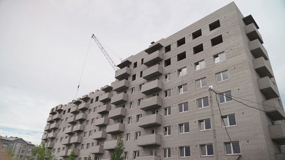 В городе Вологде продолжается строительство многоквартирного дома, в который из аварийного жилищного фонда в рамках национального проекта «Жилье и городская среда» переедут 203 семьи