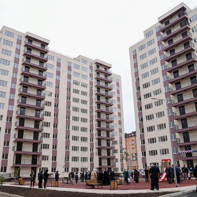 В Дагестане жителям аварийных домов вручили ключи от новых квартир