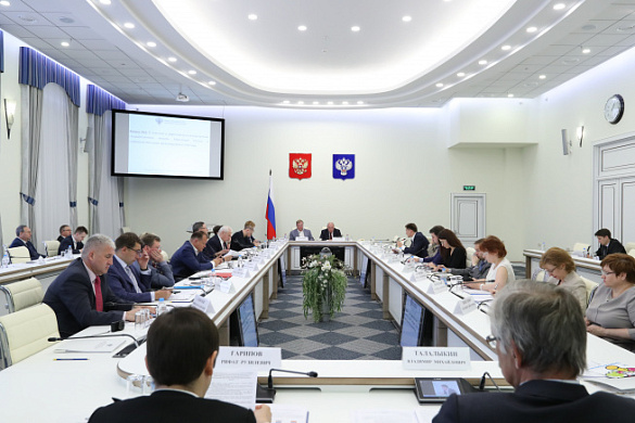 Председатель наблюдательного совета Фонда содействия реформированию ЖКХ Сергей Степашин провел заседание президиума Общественного совета при Министерстве строительства и жилищно-коммунального хозяйства Российской Федерации