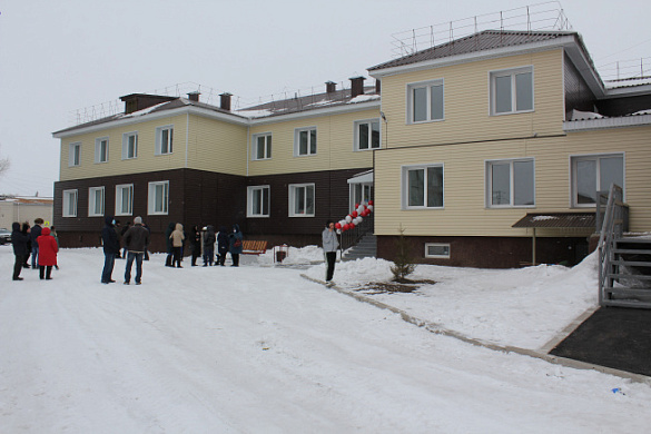 В городе Ужуре Красноярского края в рамках национального проекта «Жилье и городская среда» 45 человек переехали из аварийных домов в новые квартиры