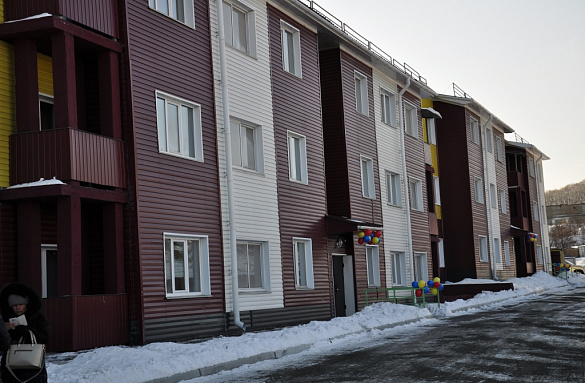 В городе Находке Приморского края 49 семей получили ключи от новых квартир в рамках реализации программы переселения граждан из аварийного жилья