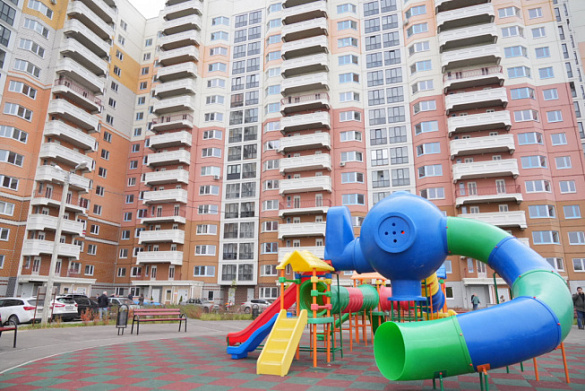 В городе Звенигороде Московской области 125 человек переезжают в новый дом из аварийного жилищного фонда в рамках национального проекта «Жилье и городская среда»