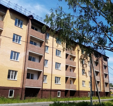 В поселке Туголесский Бор Московской области возводится многоквартирный дом, в который из аварийного жилья до конца 2022 года переедут 57 семей