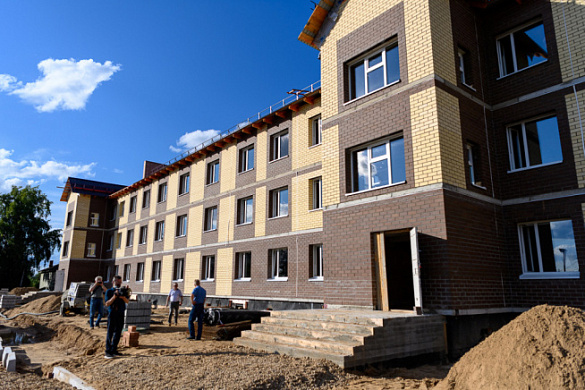 В селе Айкино Усть-Вымского района Республики Коми возводится 42-квартирный дом, в который переедут граждане, проживающие в аварийном жилье
