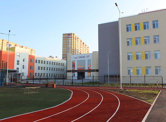 В Тюмени в преддверии учебного года построили новую школу