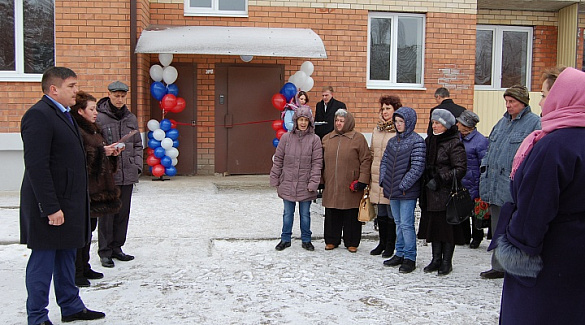 В городе Георгиевске Ставропольского края 43 человека получили ключи от новых квартир в рамках реализации программы по переселению граждан из аварийного жилищного фонда