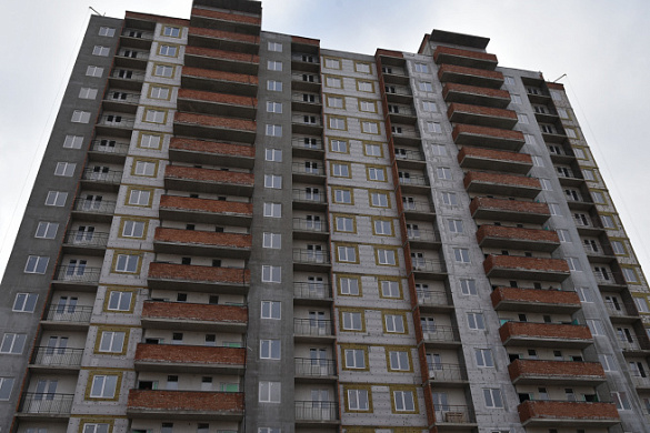 В городе Астрахани завершается строительство 192-квартирного дома, в который в рамках национального проекта «Жилье и городская среда» переедут граждане, проживающие в аварийных домах