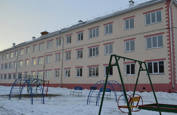 В городе Ленинске-Кузнецком Кемеровской области 35 семей получили ключи от новых квартир в рамках реализации 185-ФЗ