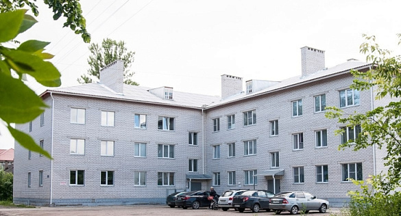 В городе Великие Луки Псковской области в 2022 году в рамках национального проекта «Жилье и городская среда» из аварийных домов переехали 44 семьи