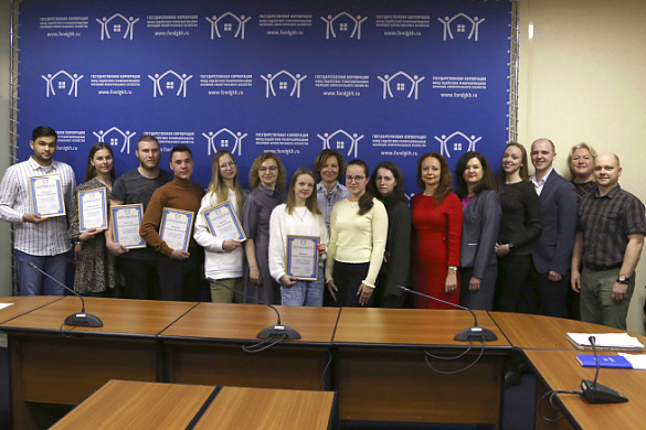 В Фонде ЖКХ состоялось вручение сертификатов экспертов по энергоэффективному капремонту многоквартирных домов студентам и преподавателям из городов Иваново и Москвы
