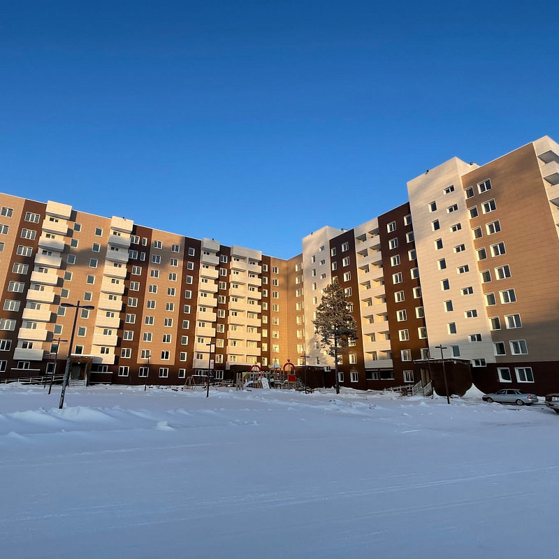 В Ленске Республики Саха (Якутия) завершилось строительство дома, в который из аварийного жилья переедут 454 человека