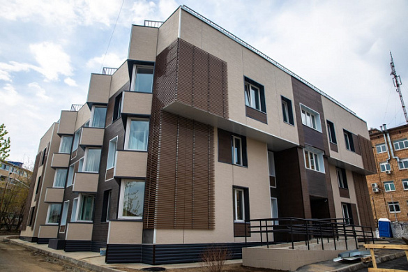 В городе Владивостоке Приморского края в рамках нацпроекта «Жилье и городская среда» завершено строительство 26-квартирного дома, в который из аварийного жилищного фонда переедут 87 человек