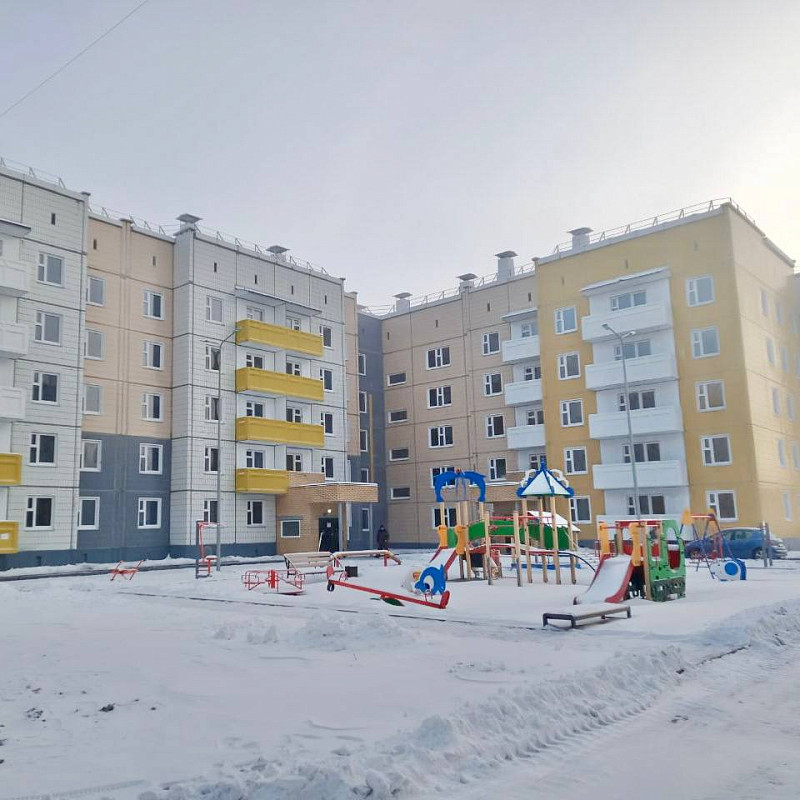 Порядка 650 жителей аварийных домов переезжают в новые квартиры в Лесосибирске Красноярского края 
