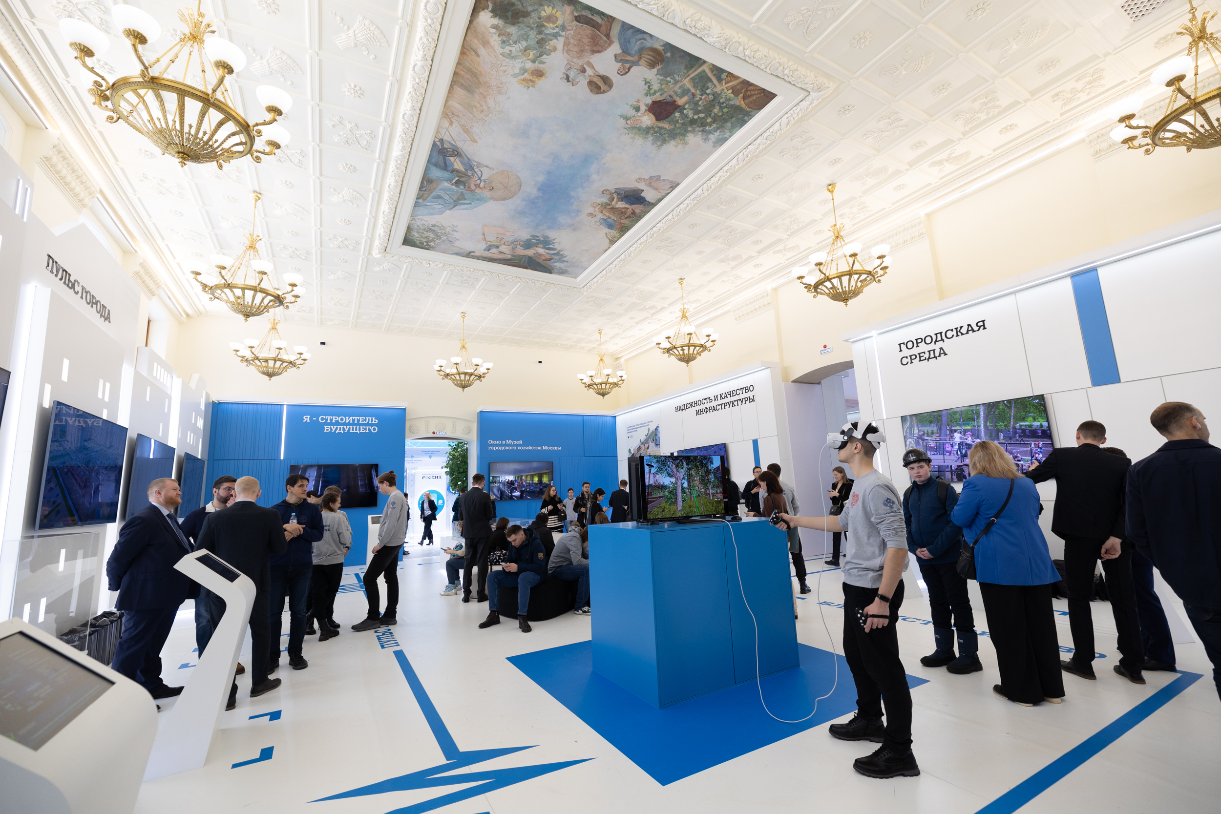 Экспозиция «Строим будущее» открылась на международной выставке-форуме «Россия»