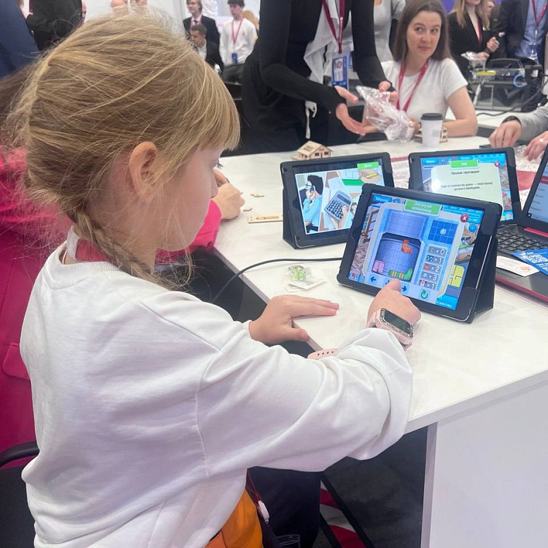 ФРТ представил игру «ЖЭКА: Урбанистика» на Конгрессе молодых ученых в «Сириусе»