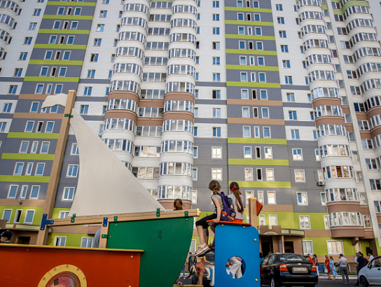 В Курской области в рамках национального проекта «Жилье и городская среда» в 2022 году в новые квартиры переедут жители 17 аварийных домов